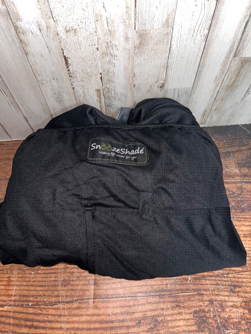 BLACK  SNOOZE SHADE