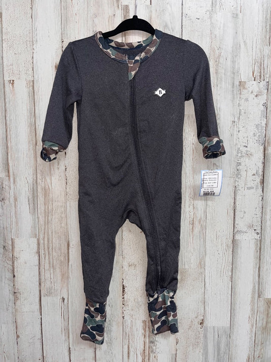 GREY/CAMO BURLEBO CAMO TRIM SLEEPER, BOY 3/6M