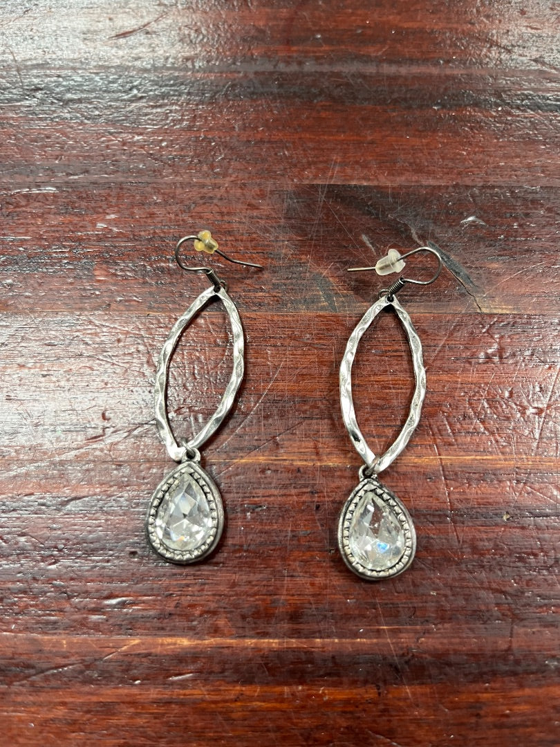 SILVER  OVAL DANGLE STONE EARRINGS