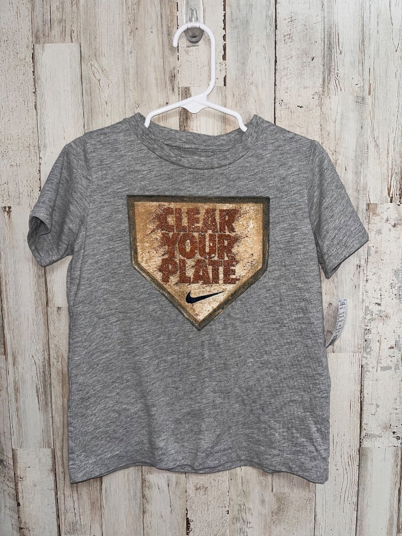 GREY NIKE CLEAR YOUR PLATE TEE, BOY 5
