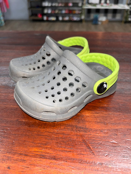GREY JOYBEES RUBBER SLIP ON SHOES, SHOES 4/5
