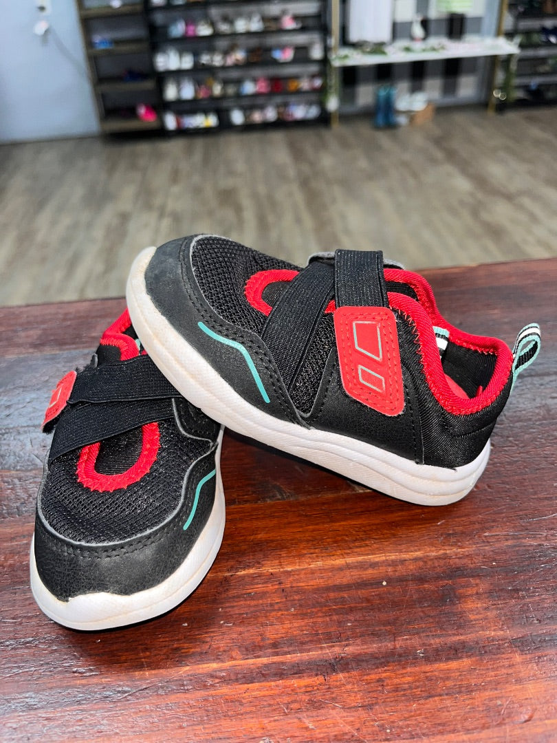 BLACK/RED WONDER NATION VELCRO SNEAKERS, SHOES 6