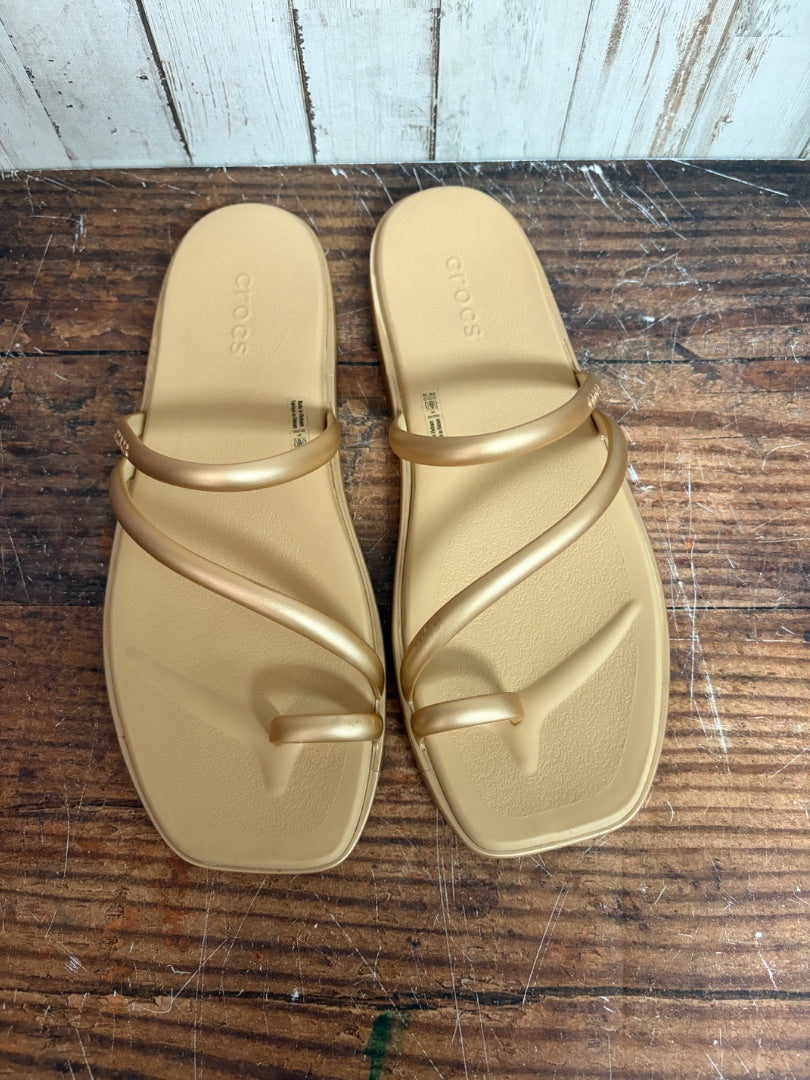 GOLD CROCS STRAPPY SANDAL, SHOES A9