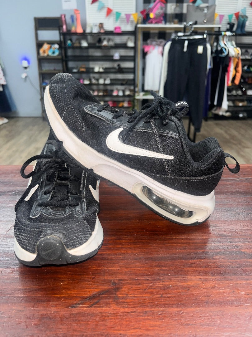 BLACK NIKE AIR MAX SNEAKERS, SHOES Y5.5