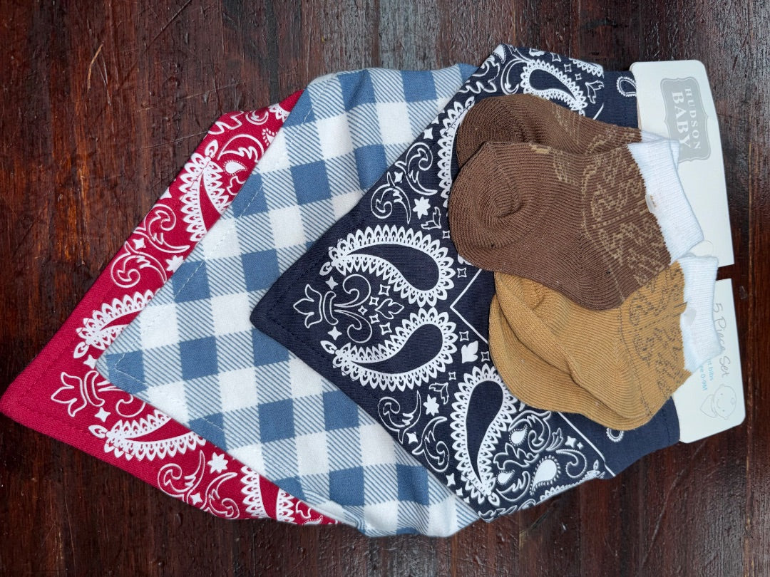 Hudson baby NEW 5pc bib set, Baby Gear