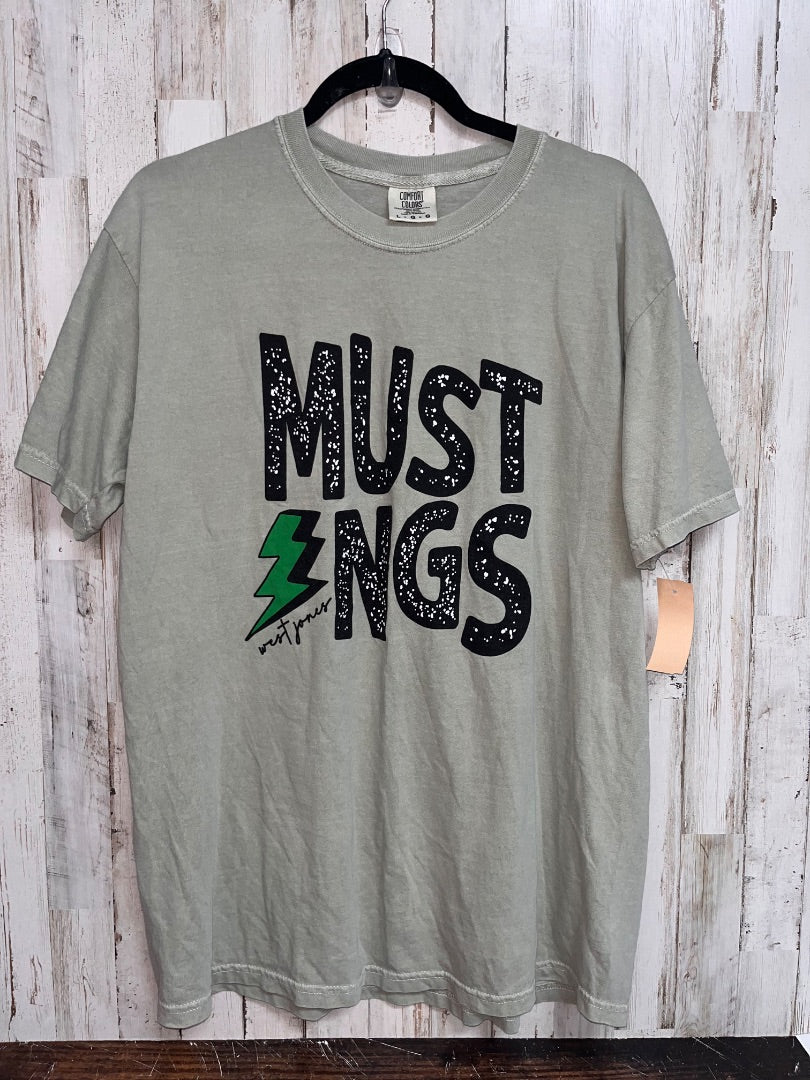 OLIVE COMFORT COLORS WEST JONES MUSTANGS TEE, LADIES L