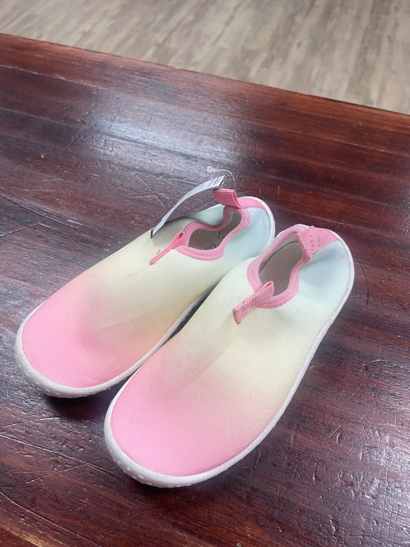 PINK WONDER NATION RAINBOW FADE SWIM SHOES, SHOES 10