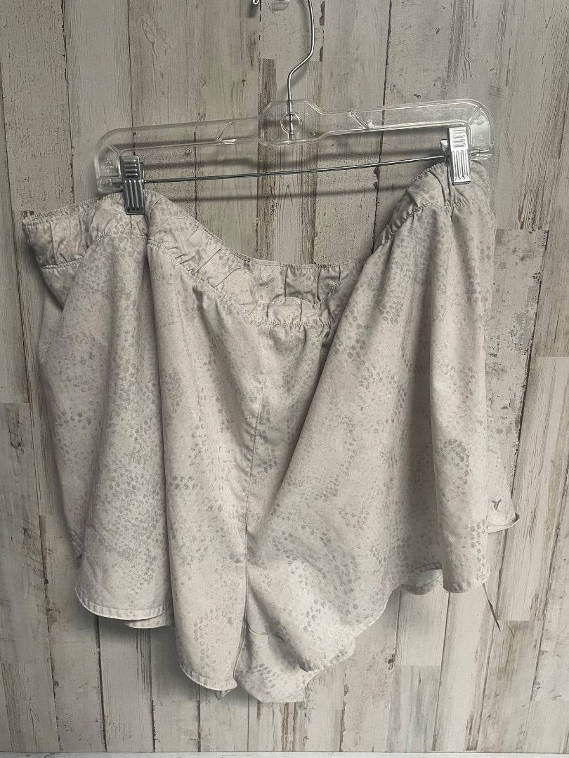 TAN OLD NAVY SNAKE SKIN PRINT DRY FIT SHORTS, LADIES 3X
