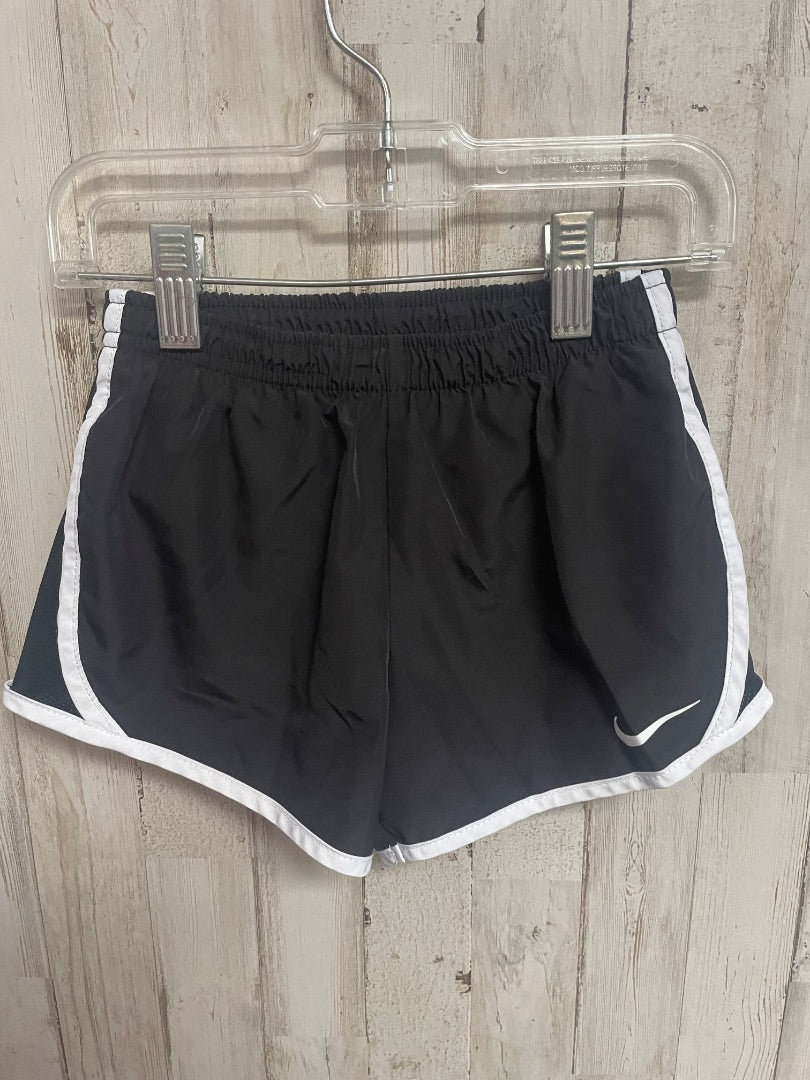 BLACK NIKE ATHLETIC SHORTS, GIRLS 6