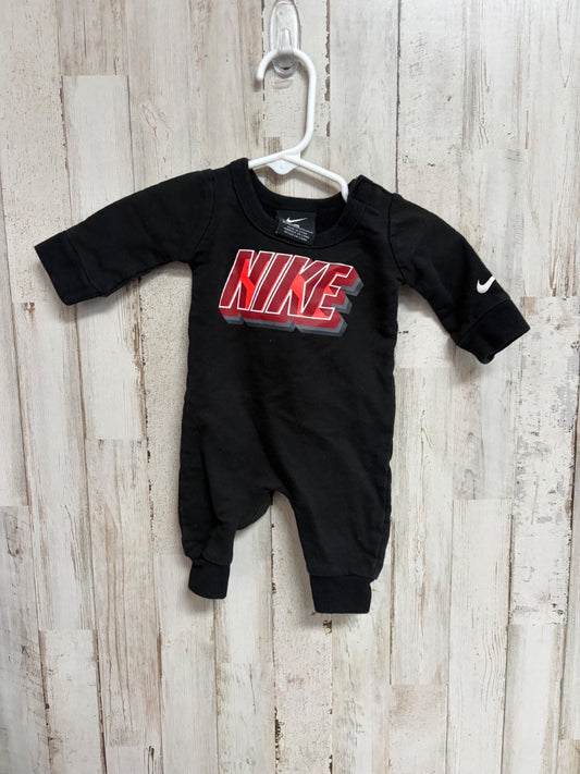 BLACK NIKE LOGO JUMPER, BOYS NB