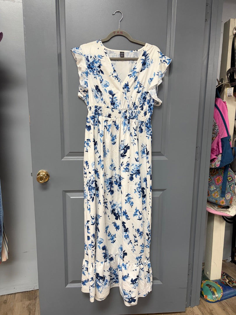 WHITE/BLUE SHEIN FLORAL DRESS, LADIES XL