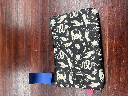 black ipsy magic bag