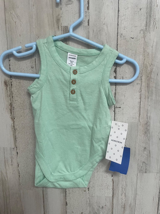 GREEN NORDSTROM NEW BUTTON TANK ONESIE, BOY NB