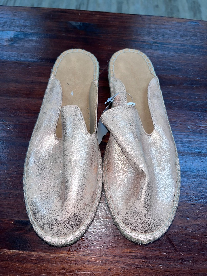 ROSE GOLD UNIVERSAL THREAD SHIMMER SLIP ON SHOES, SHOES A6
