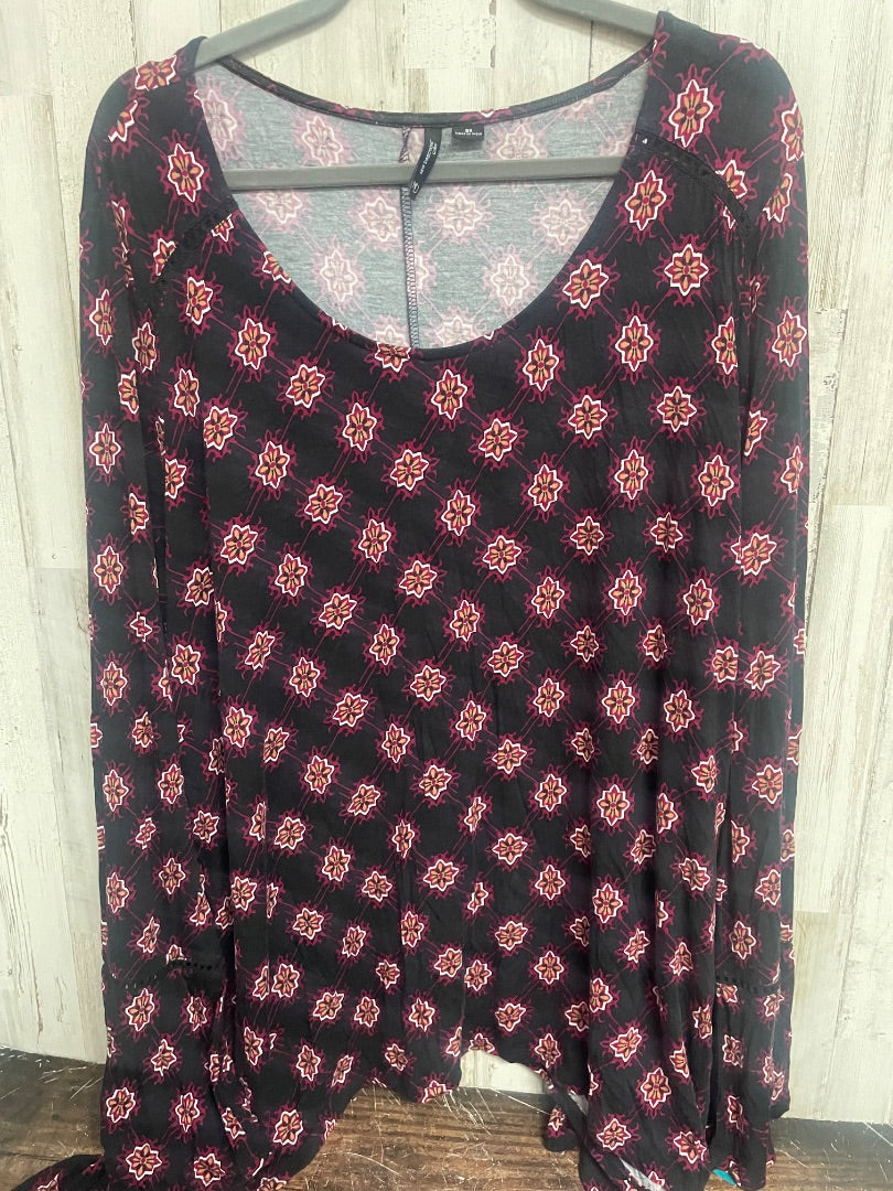 BLACK/MAROON NEW DIRECTIONS FLOWER PRINT SOFT BELL SLEEVE TOP, LADIES 3X