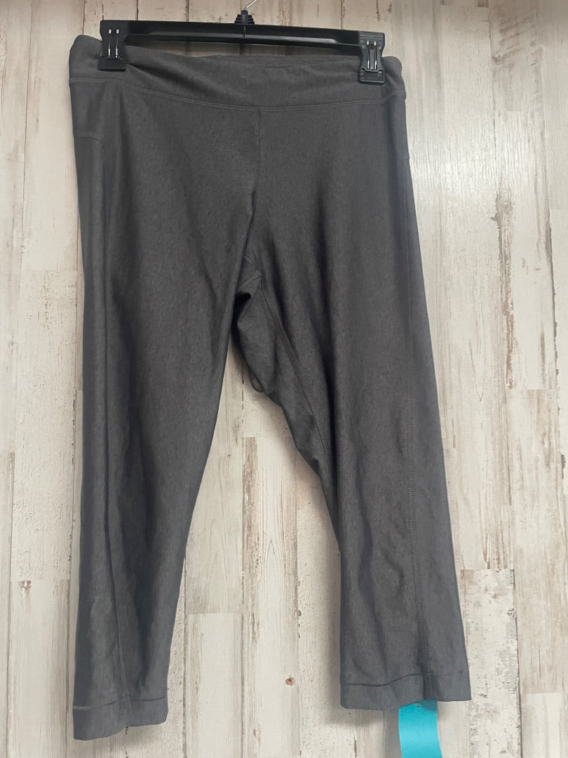 GREY UNDER ARMOUR CROPPED LEGGINGS, LADIES M