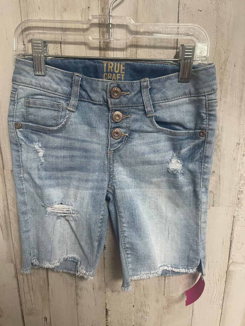 LIGHT DENIM TRUE CRAFT BUTTON FLY DISTRESSED SHORTS, GIRL 8