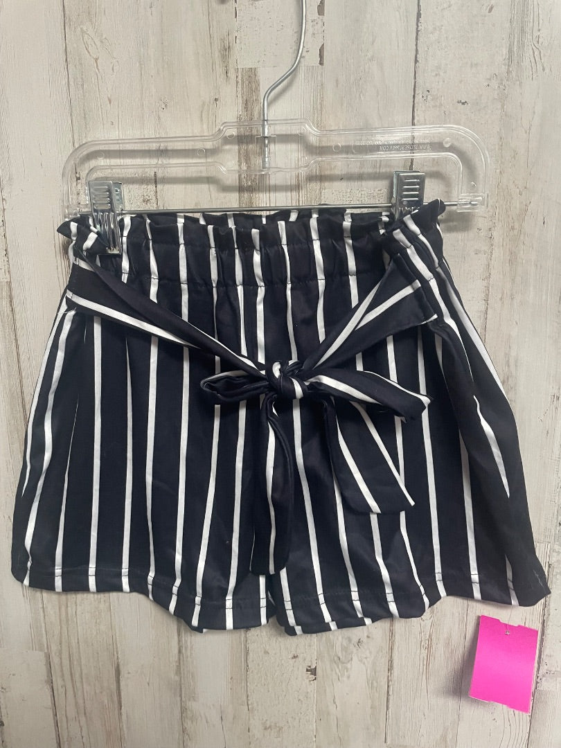 BLACK.WHITE BOUTIQUE STRIPE BELTED SHORTS, GIRL 10