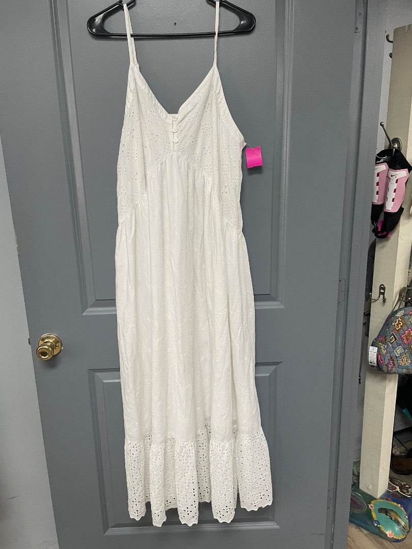 WHITE UNIVERSAL THREADS EYELIT MAXI DRESS, LADIES XL