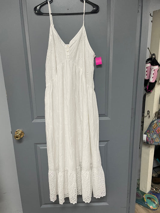WHITE UNIVERSAL THREADS EYELIT MAXI DRESS, LADIES XL