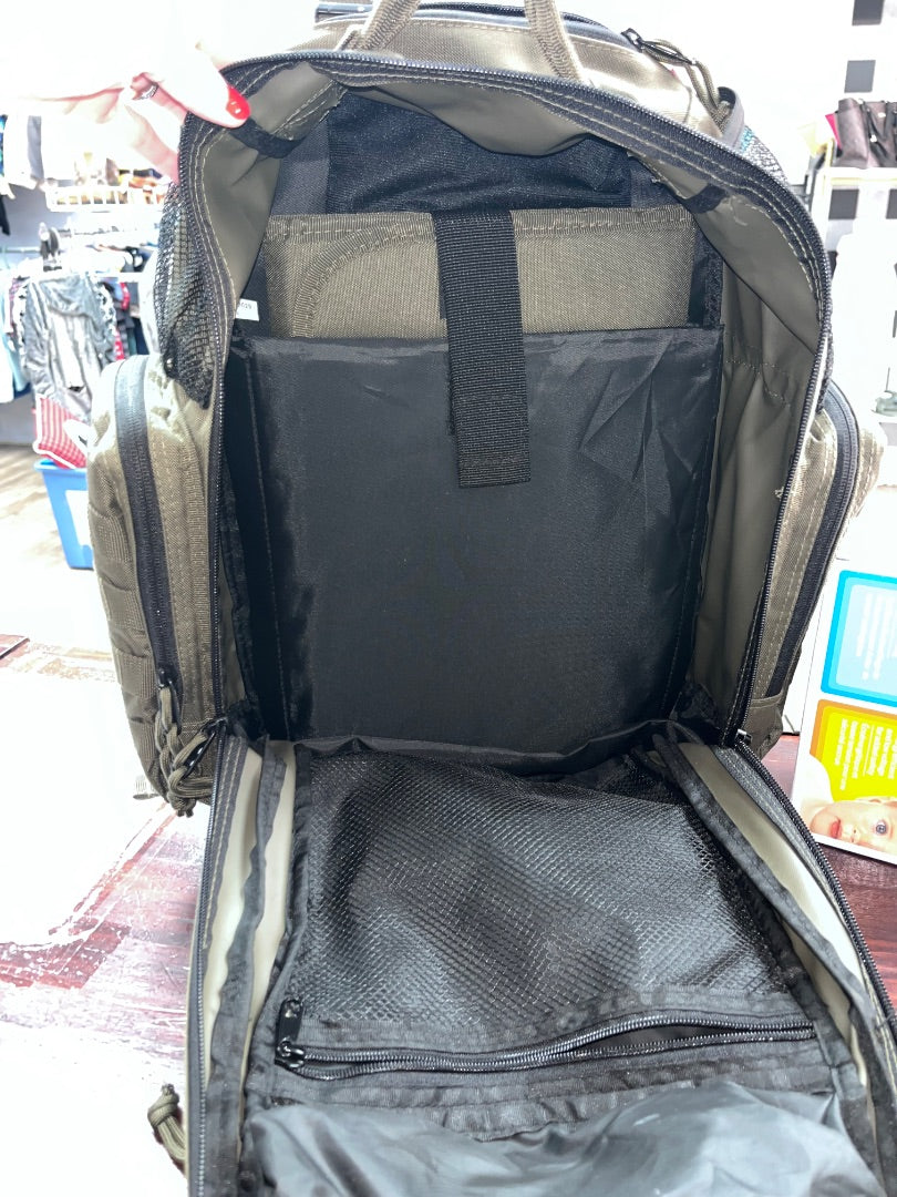 OLIVE HIGH SPEED DADDY DIAPER BAG FOR DADS
