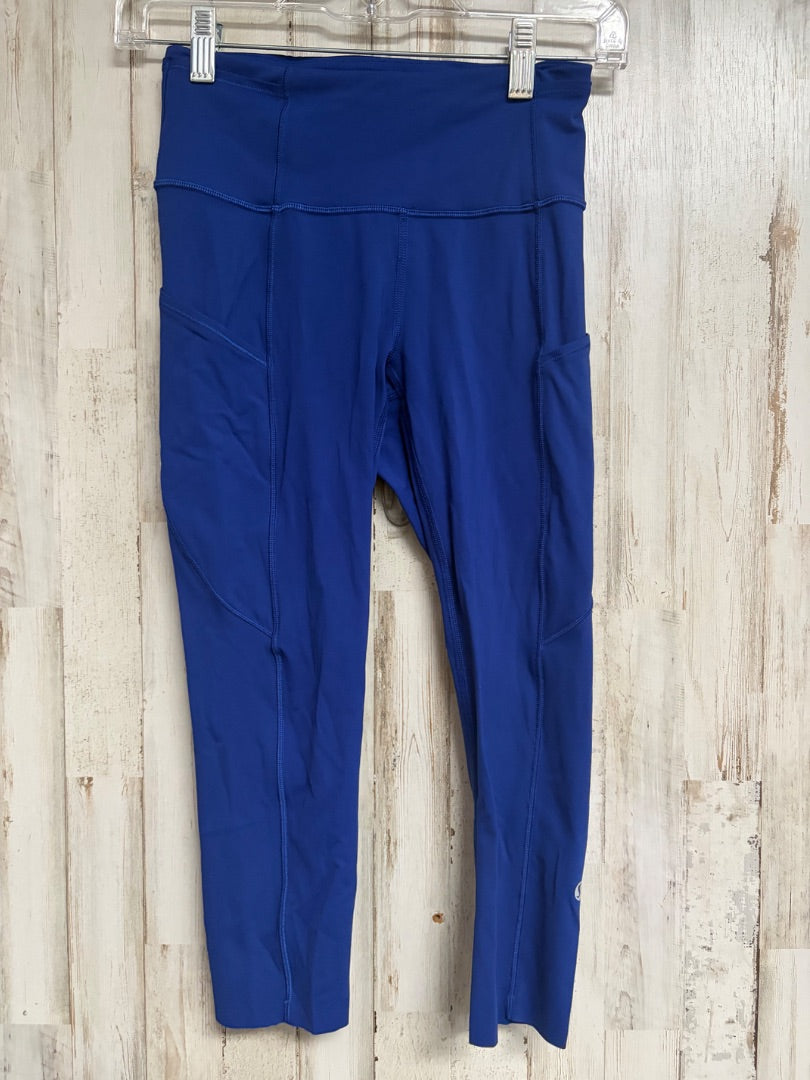 BLUE LULULEMON SZ4 CROP LEGGINGS, LADIES S