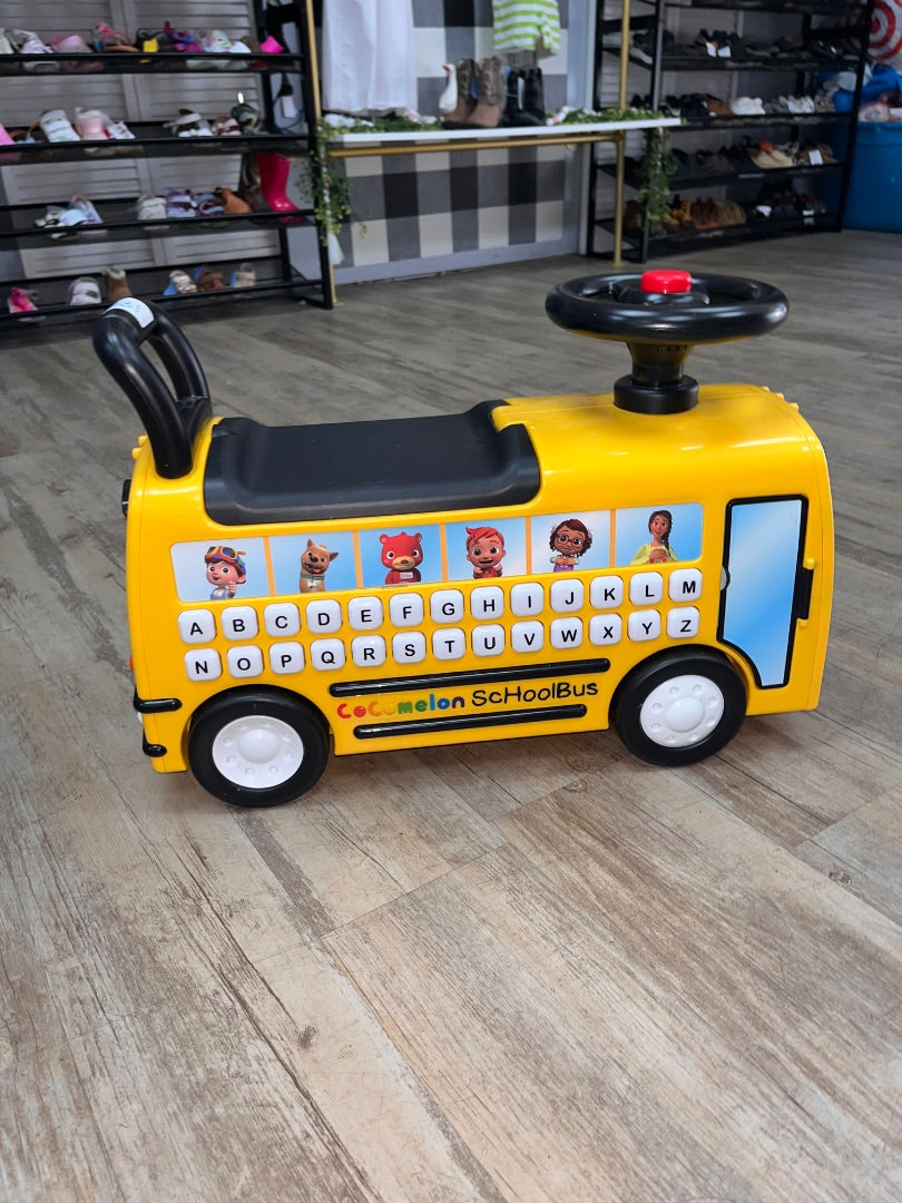 YELLOW COCOMELON RIDE ON MUSICAL SCHOOL BUS