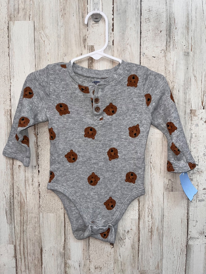 GREY OLD NAVY BEAR WAFFLE ONESIE, BOY 6-12M