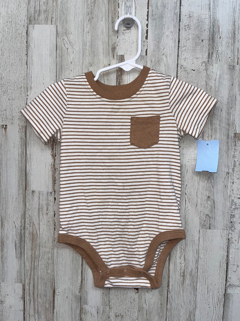 BROWN OKIE DOKIE STRIPE POCKET ONESIE, BOY 12M