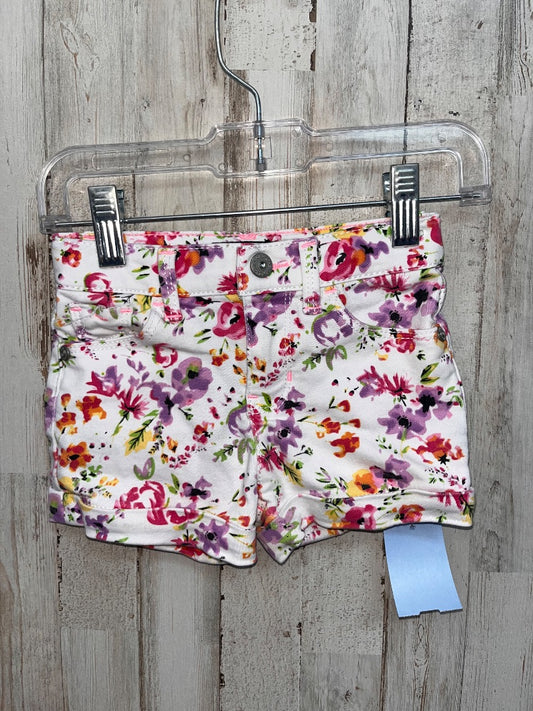 WHITE JORDACHE FLOWER CUFF SHORTS, GIRL 3T