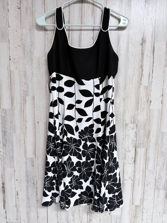 White/black Dressbarn 8 Floral fitted dress, Ladies M