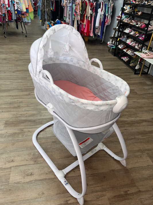 WHITE DELTA BASSINET WITH LIGHTS, SOUNDS, VIBRATION