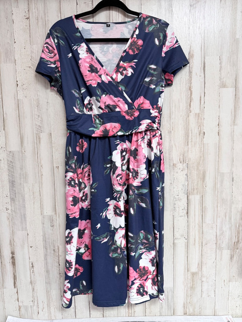 Navy No brand Floral vneck dress, Ladies M