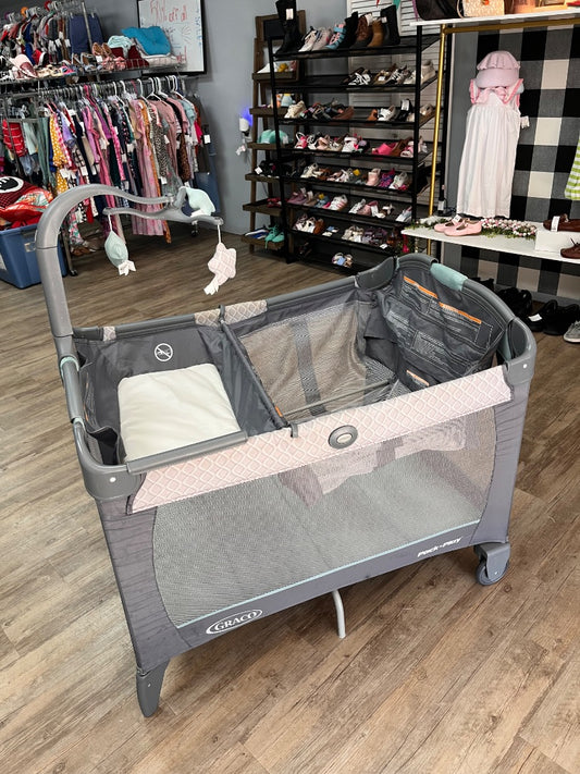 GREY/TEAL GRACO PACK AND PLAY CHANGE AND CARRY, BABY GEAR