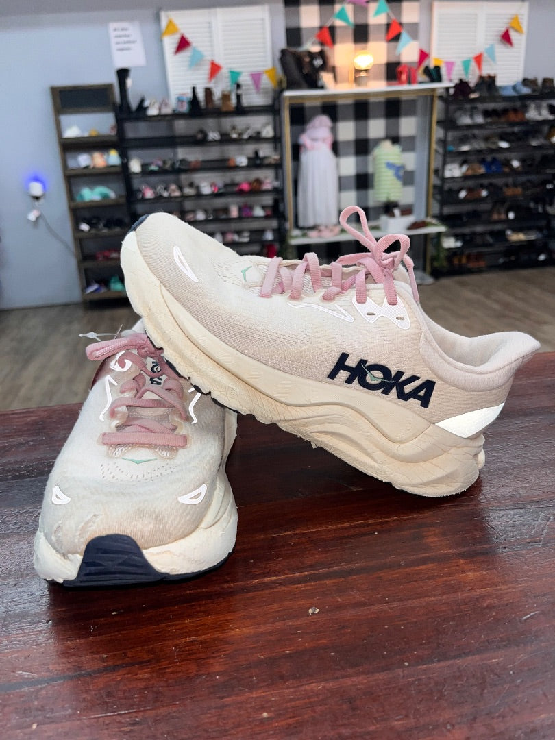 IVORY/PINK HOKA ARAHI 8 SNEAKERS, SHOES A6.5