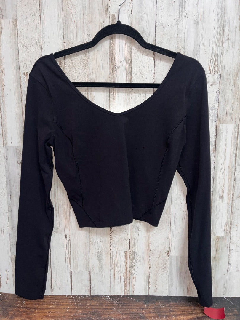 BLACK LULULEMON SZ 8 DRY FIT V NECK CROP, LADIES M