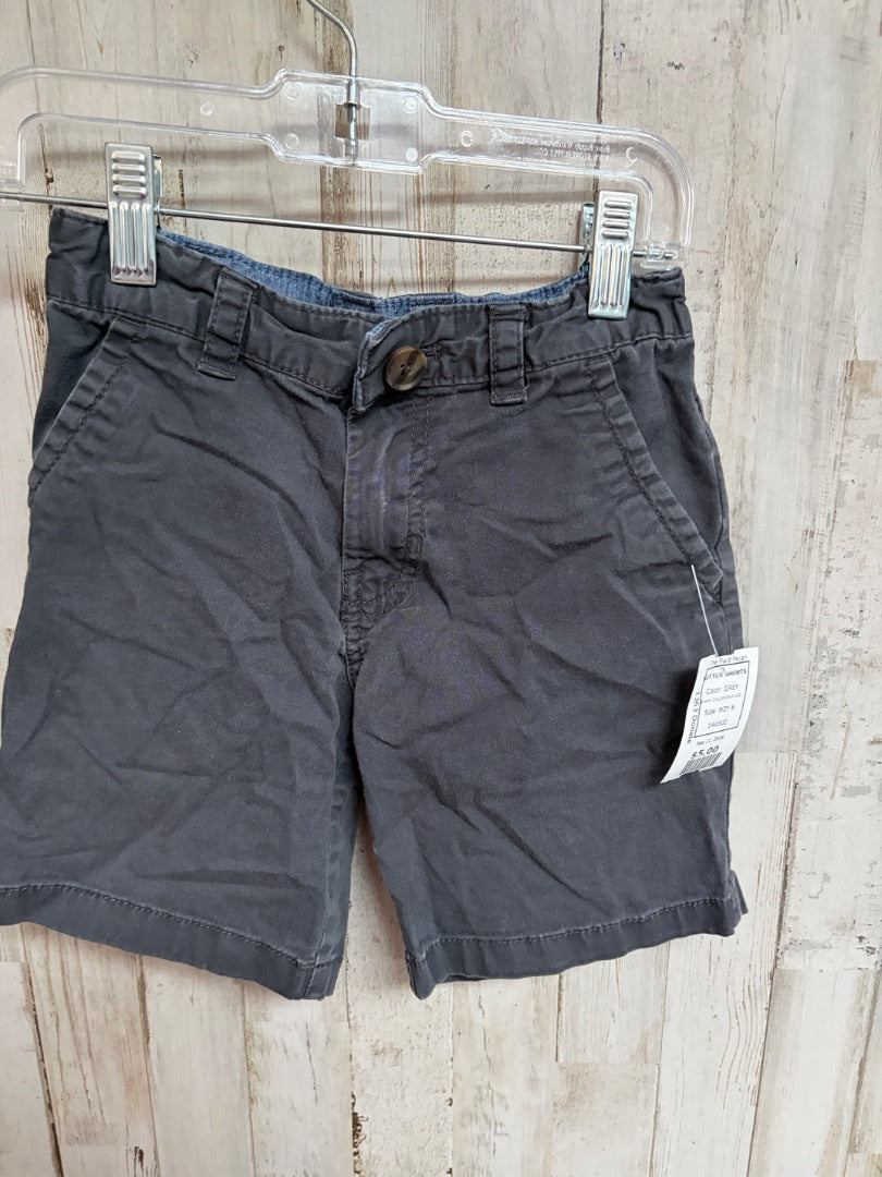 GREY CHILDRENS PLACE BUTTON SHORTS, BOY 6
