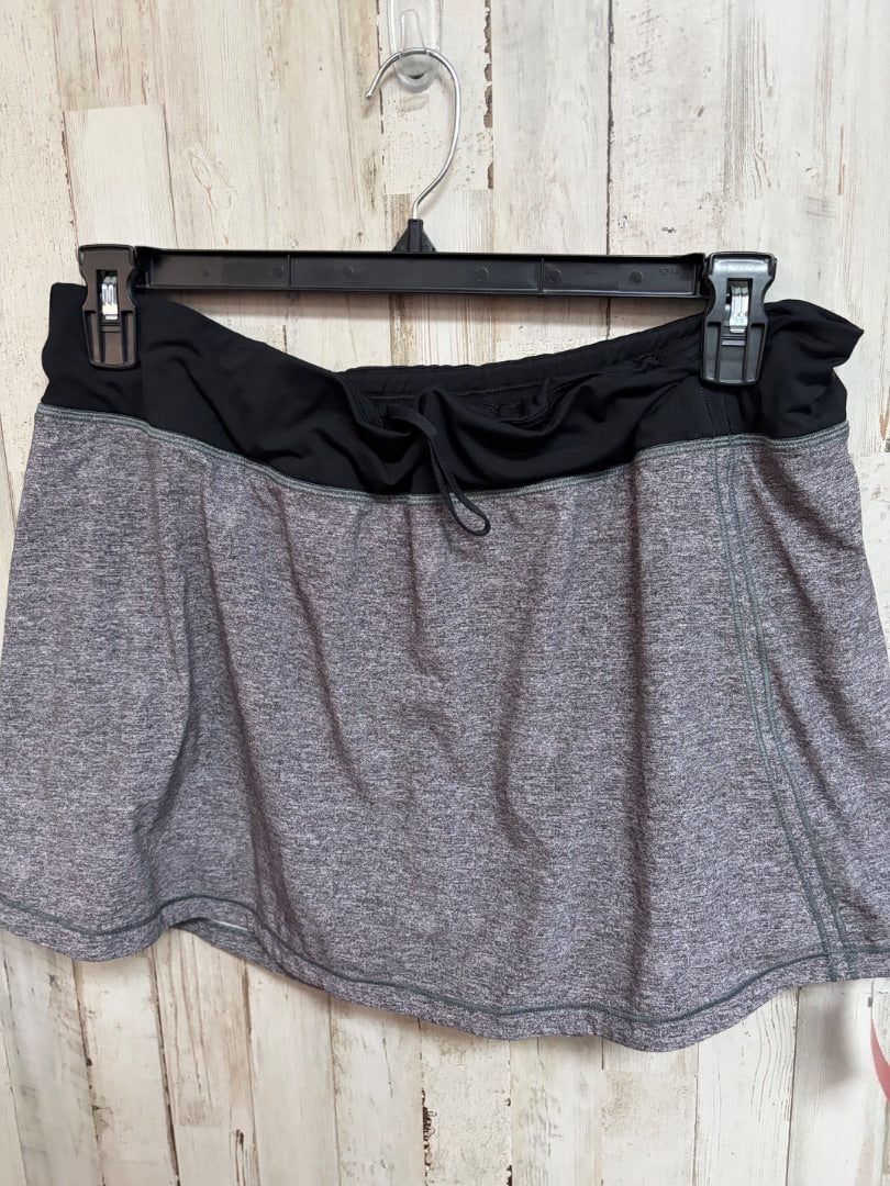 GREY LULULEMON SZ 14 DRY FIT SKORT, LADIES XL