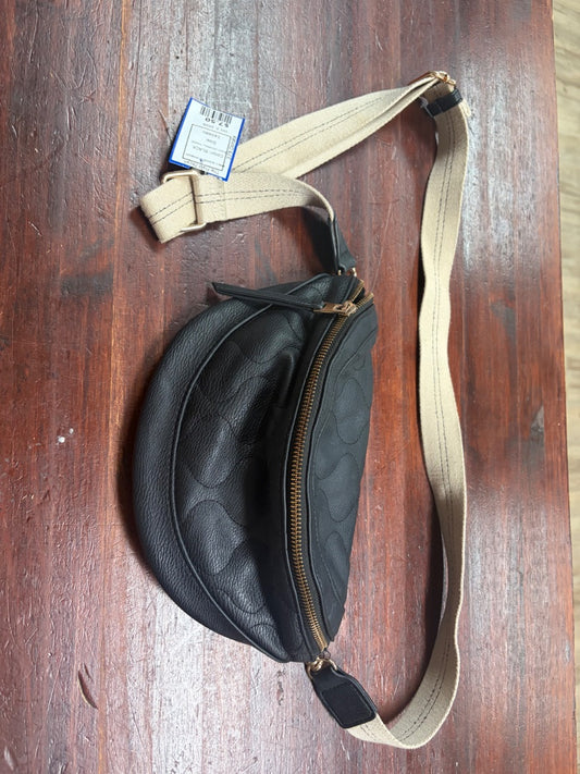 BLACK UNIVERSAL THREAD SMALL SLOUCH CROSSBODY