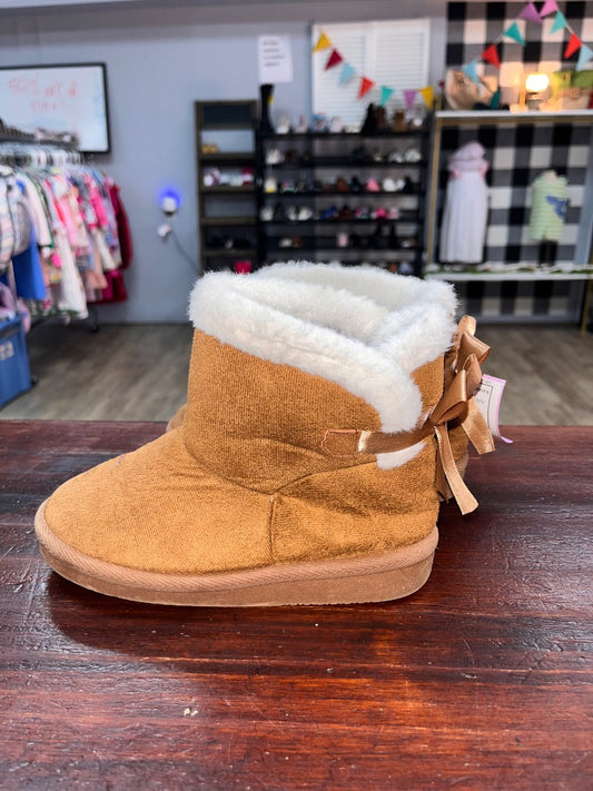 BROWN  FUR LINED BOOTS, SHOES 12