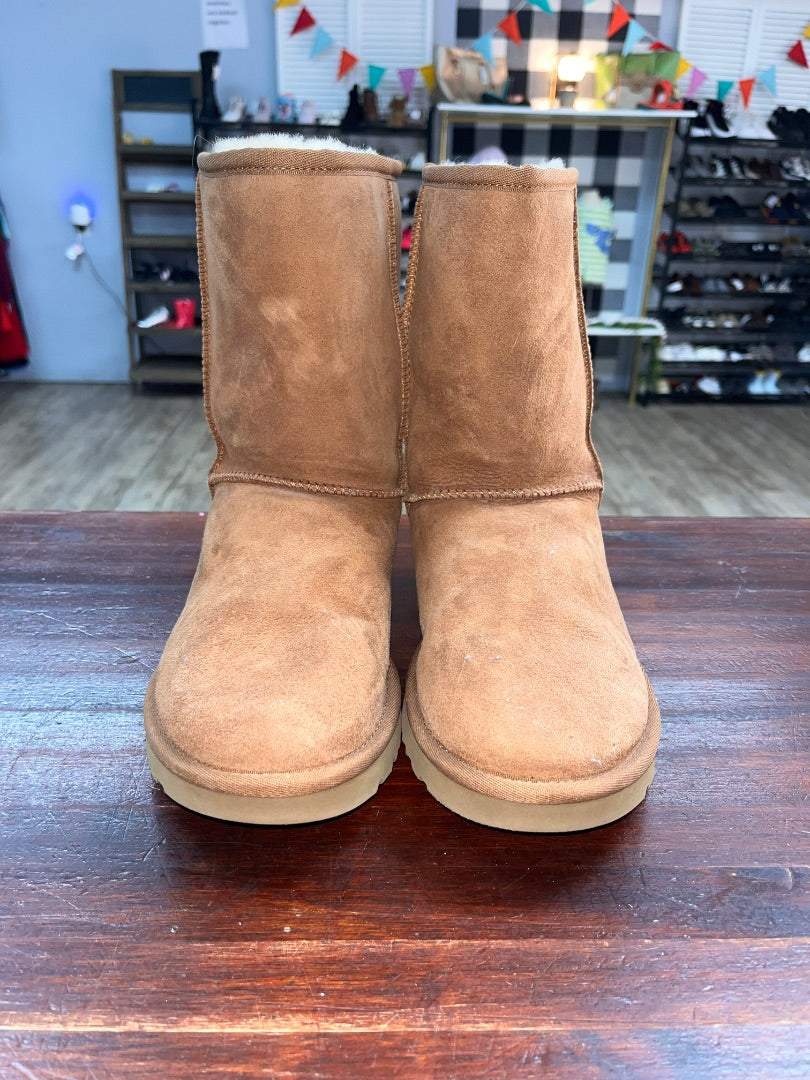 BROWN UGG CLASSIC BOOTS, SHOES A9