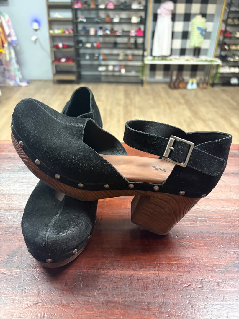 BLACK KORKS , SHOES A9