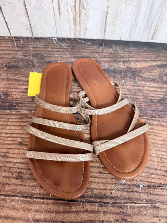 GOLD NINE WEST TEXTURE STRAP SANDALS, SHOES A7.5