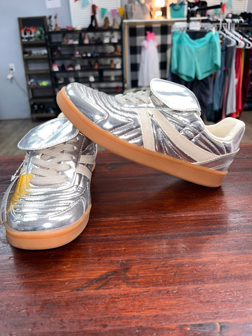SILVER STEVE MADDEN METALLIC SNEAKERS, SHOES A5