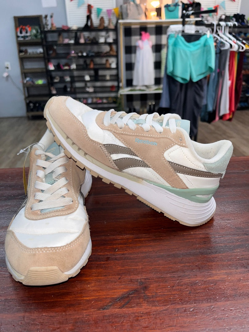 WHITE/TAN/TEAL REEBOK SUEDE TRIM SNEAKERS, SHOES A6.5