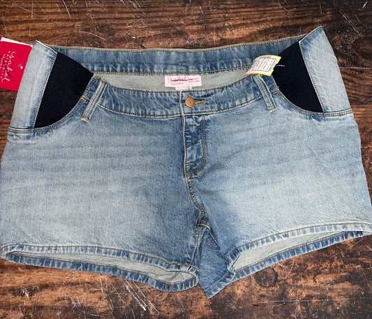 LIGHT DENIM ISABEL MATERNITY NEW SZ 14 MIDI SHORTS, MATERNITY