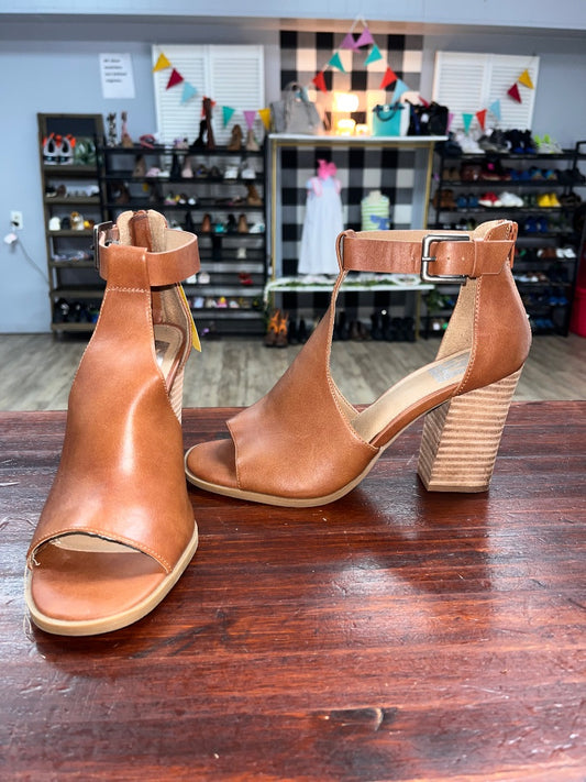 CAMEL DOLCE VITA PEEP TOE HEELS, SHOES A7.5