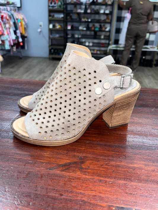 GREY BARBARA BARBIERI LEATHER PEEP TOE BUCKLE HEELS, SHOES A6