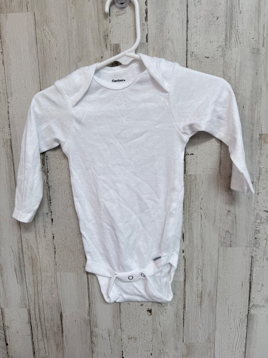 WHITE GERBER LONG SLEEVE ONESIE, BOYS 6/9M