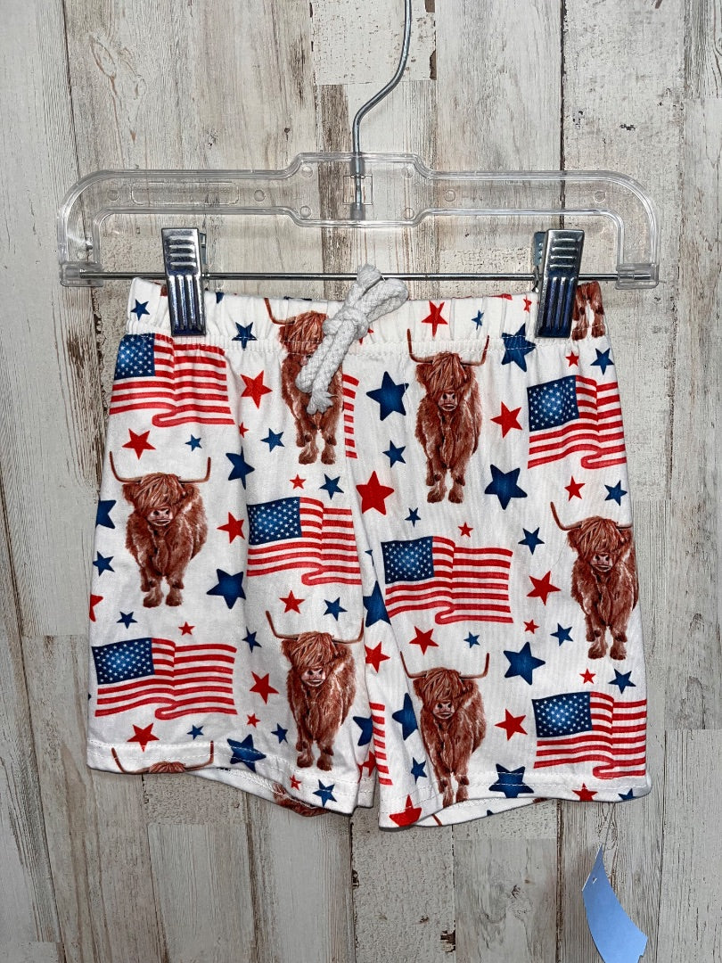 WHITE  COW/FLAG PRINT SHORTS, BOY 2T